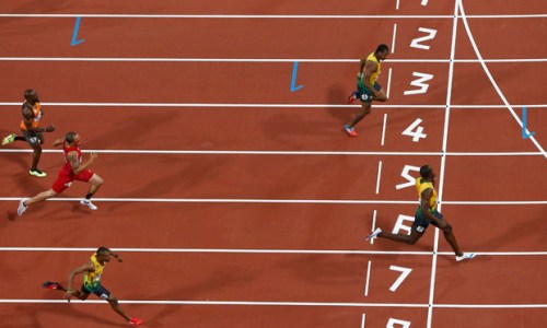 Usain Bolt wins the 200m