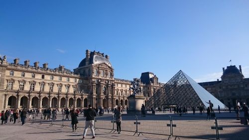 louvre